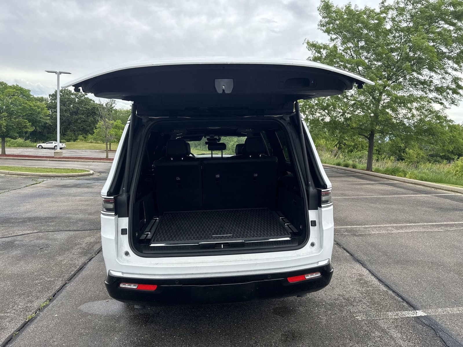 2024 Jeep Grand Wagoneer L Series III