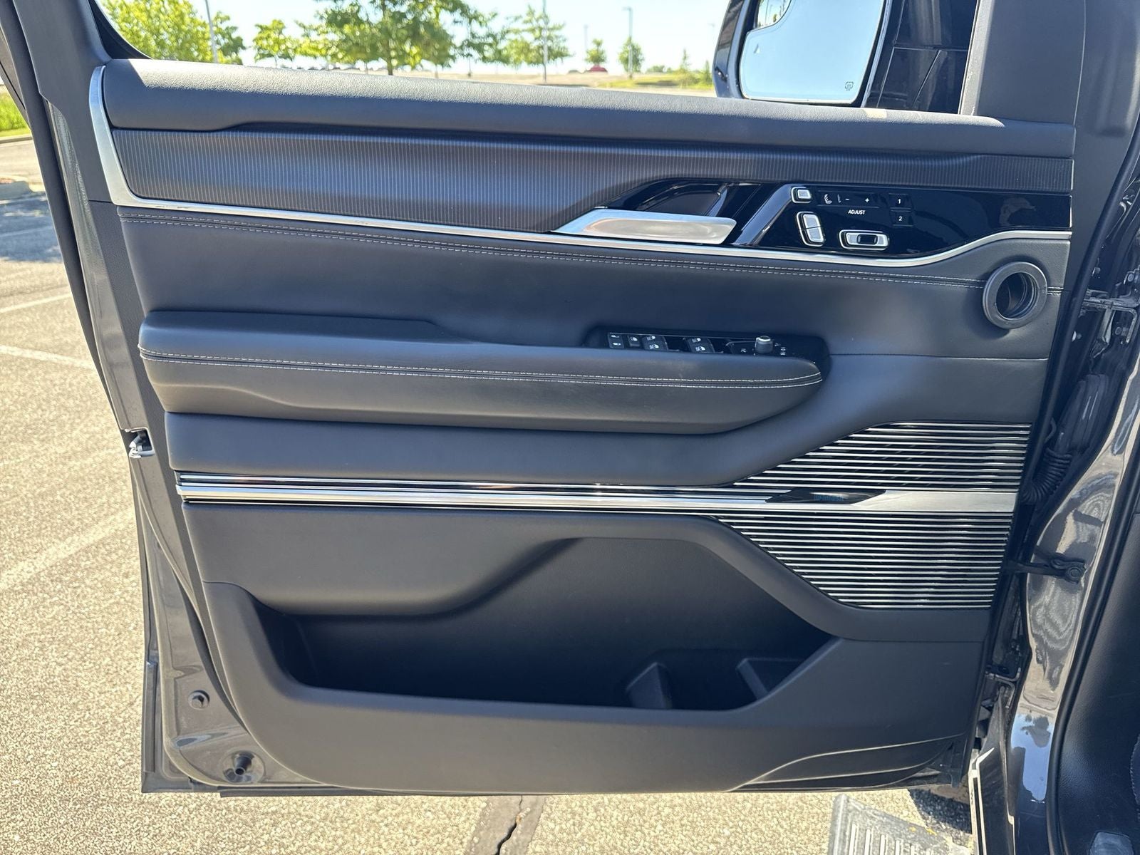 2024 Jeep Grand Wagoneer Series II