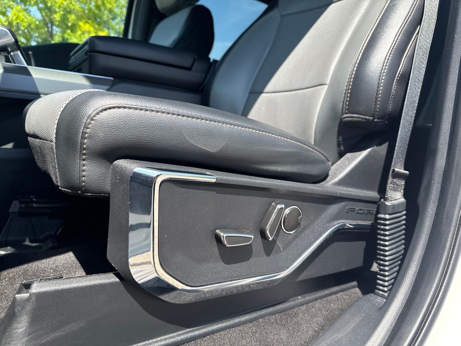 2023 Ford F-150 Lightning Lariat
