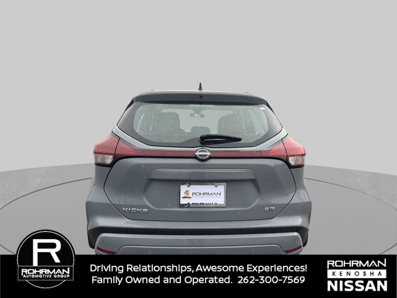 2023 Nissan Kicks SR