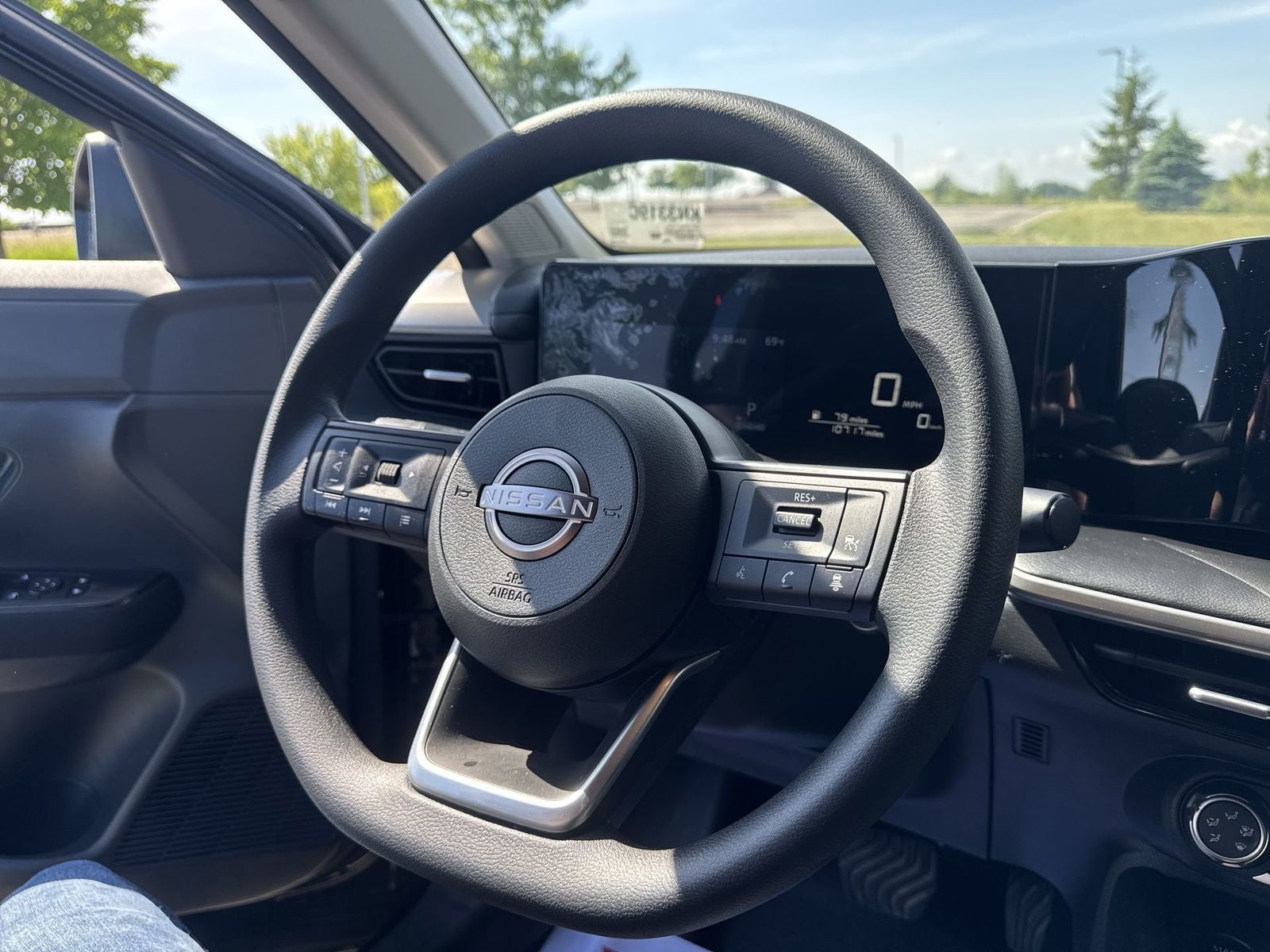 2025 Nissan Kicks S