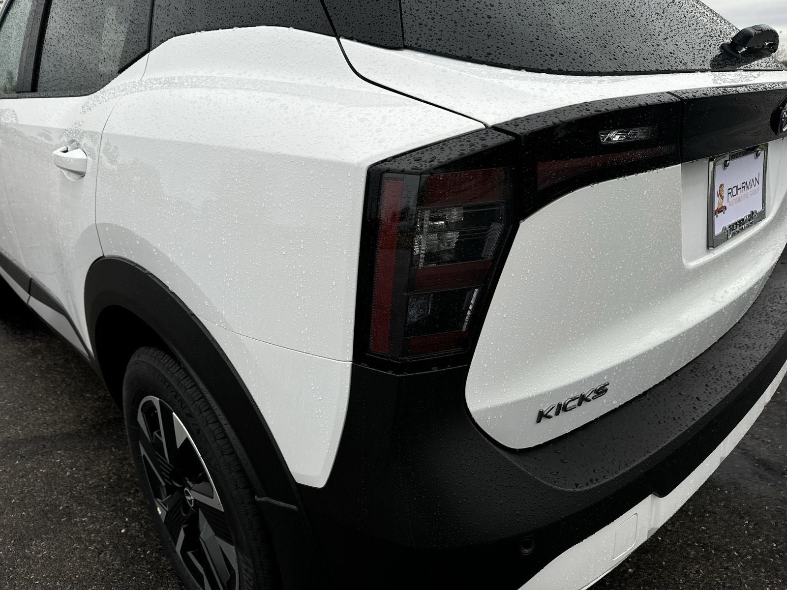 2026 Nissan Kicks SV
