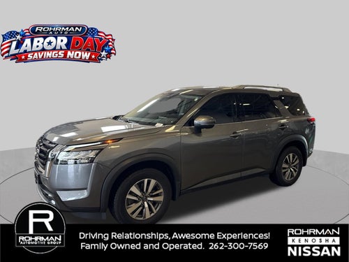 2022 Nissan Pathfinder SL