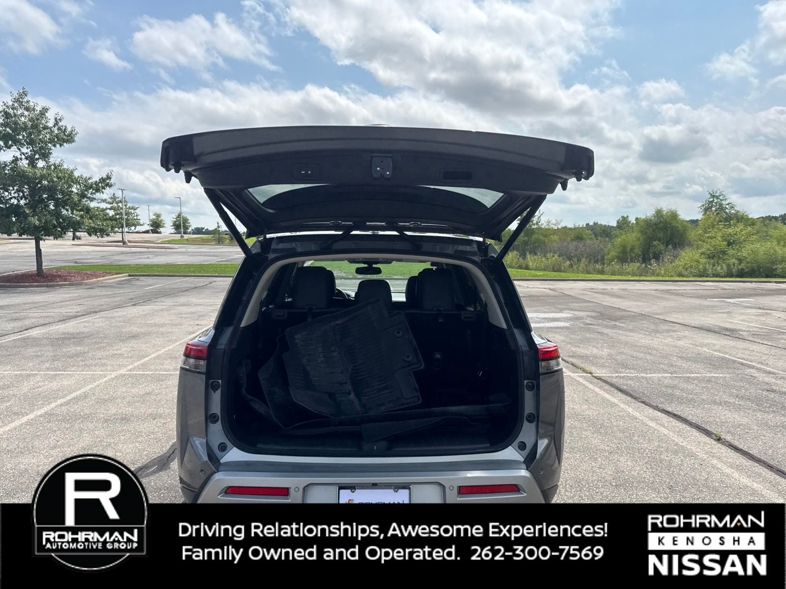 2022 Nissan Pathfinder SL
