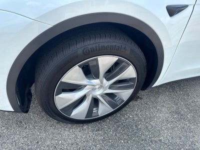2024 Tesla Model Y Standard Range