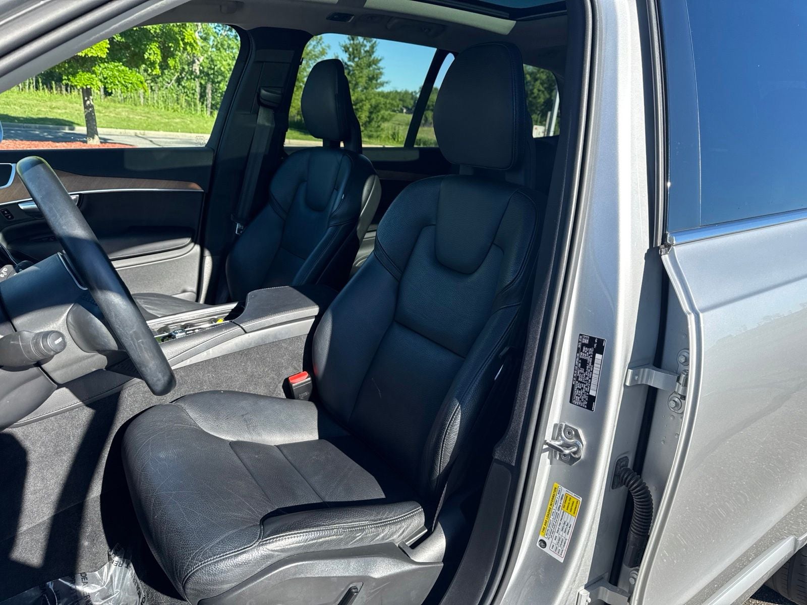 2021 Volvo XC90 T6 Momentum