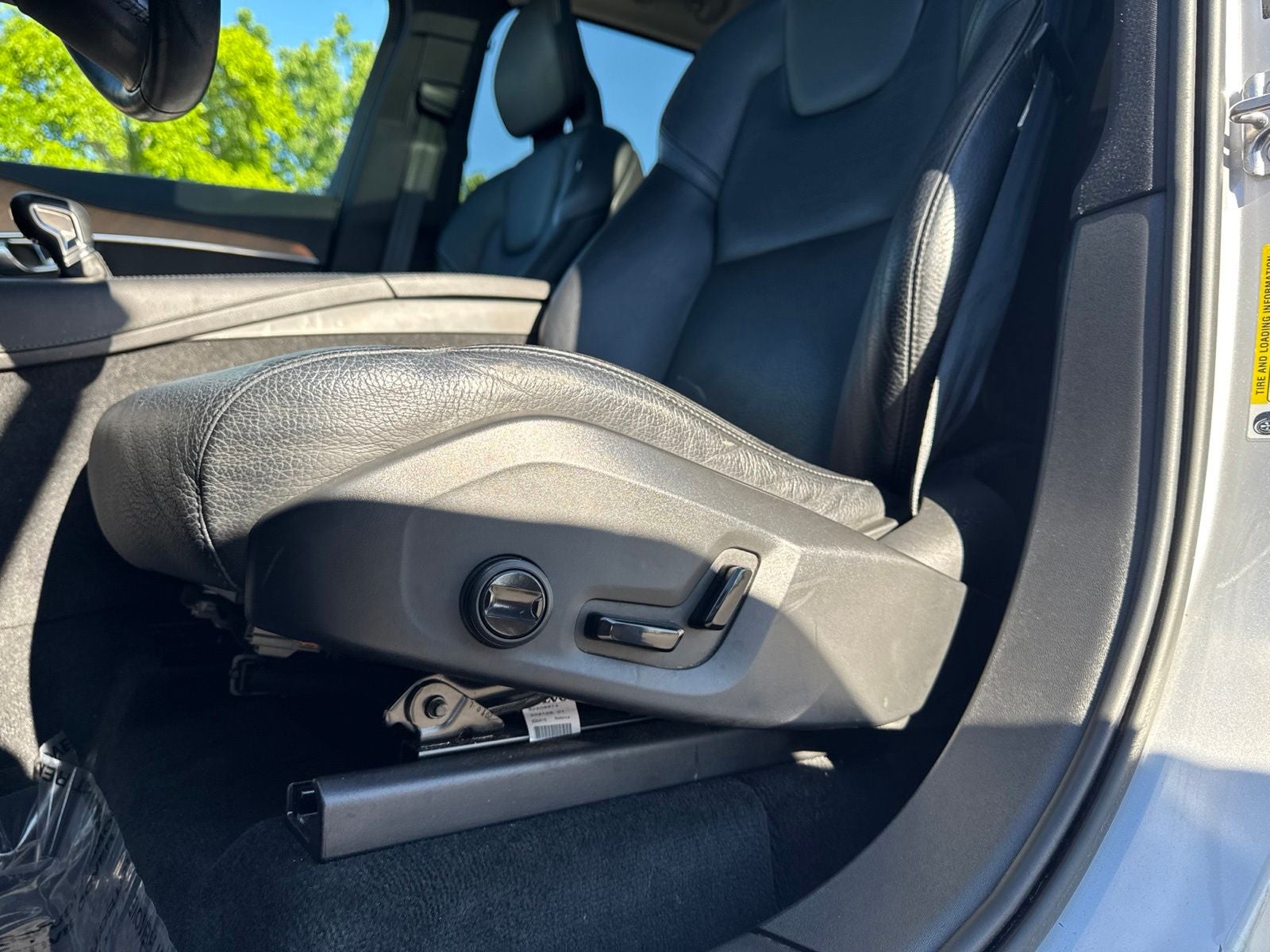 2021 Volvo XC90 T6 Momentum