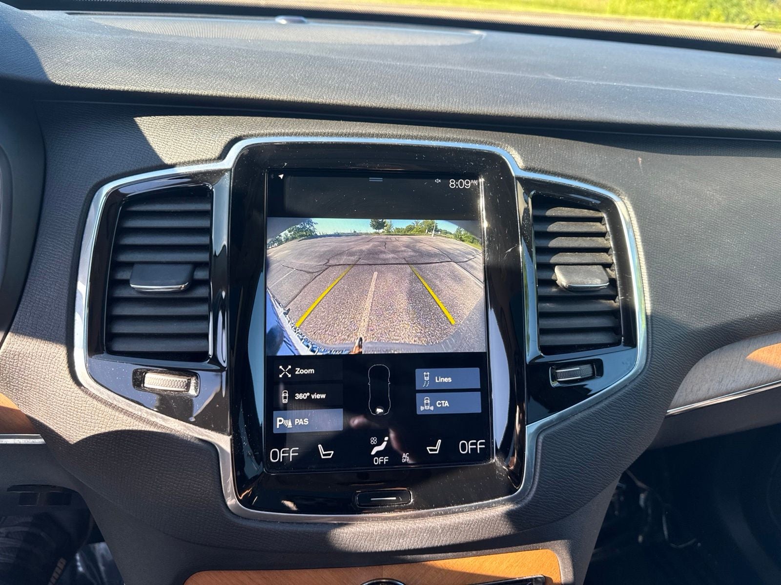 2021 Volvo XC90 T6 Momentum