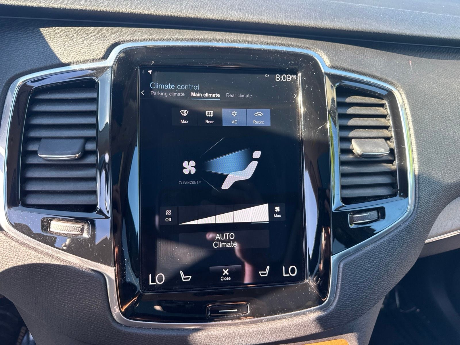 2021 Volvo XC90 T6 Momentum