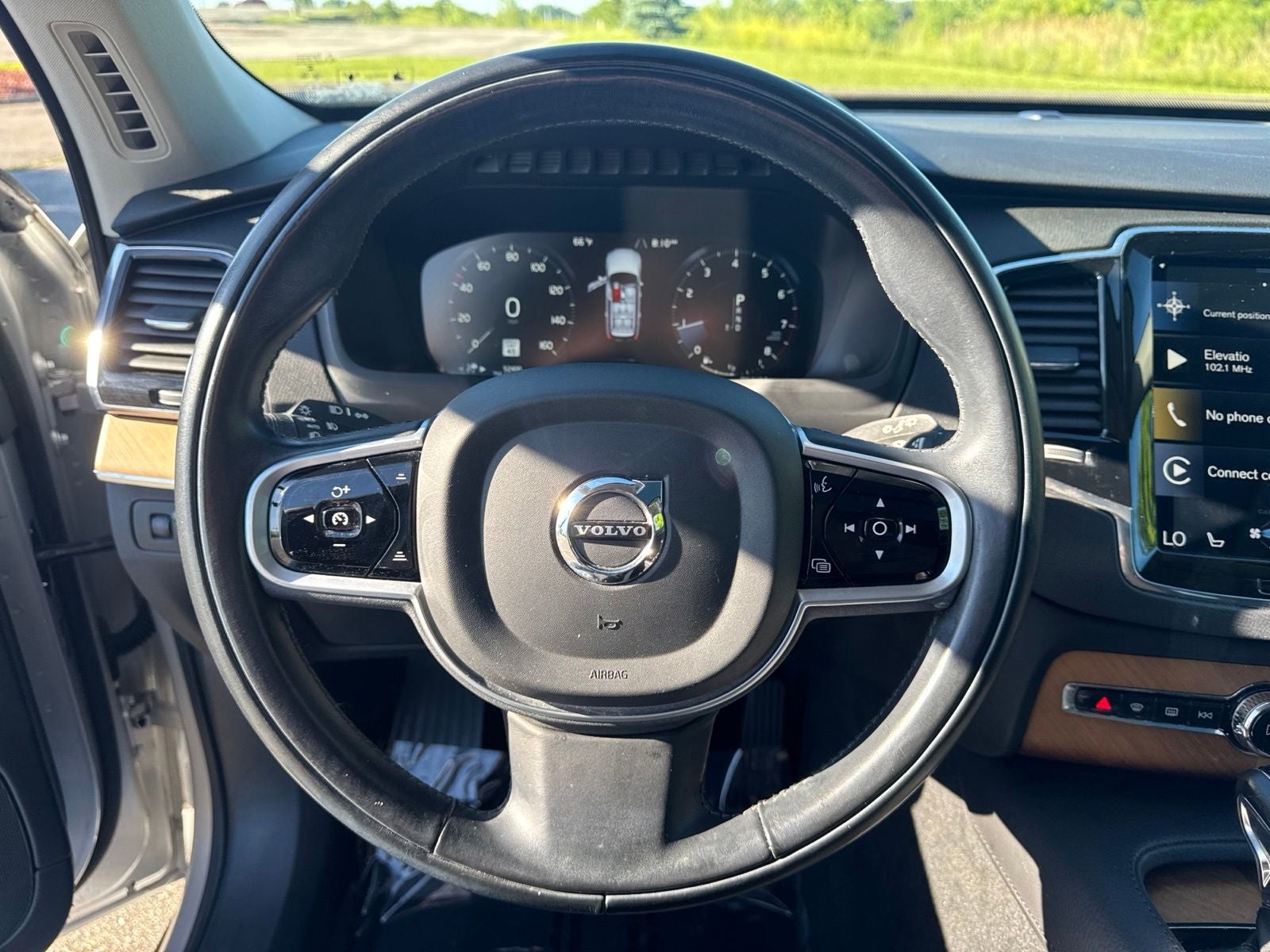2021 Volvo XC90 T6 Momentum