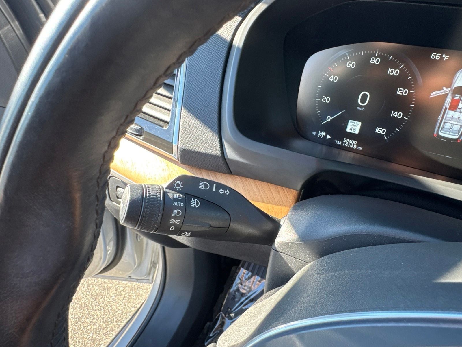 2021 Volvo XC90 T6 Momentum