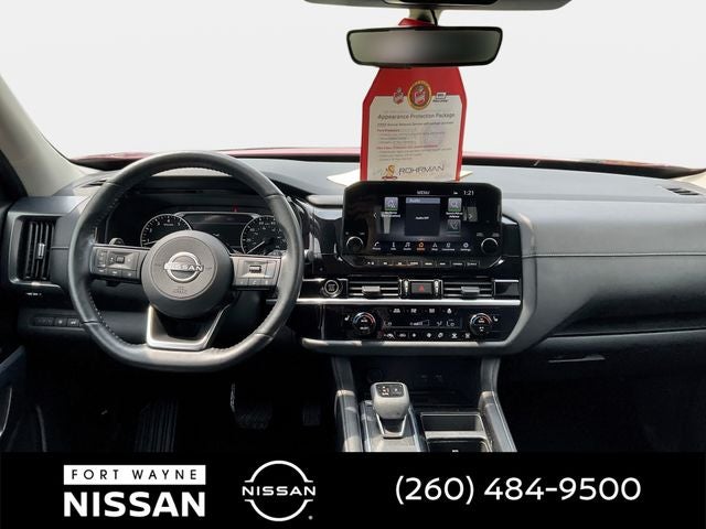 2023 Nissan Pathfinder SL
