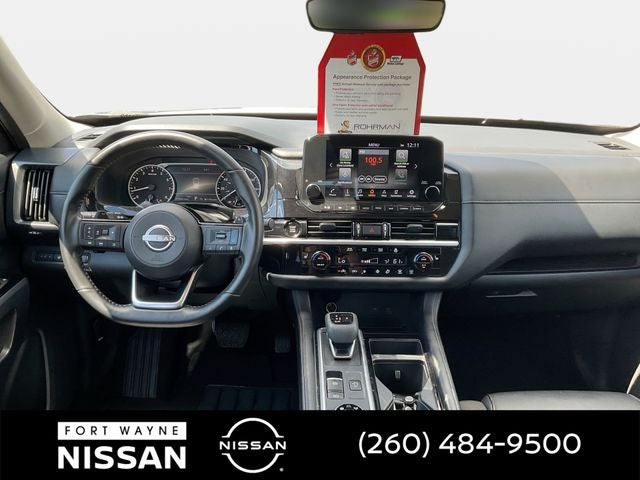 2025 Nissan Pathfinder SL