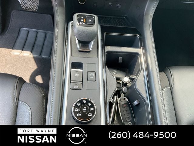 2025 Nissan Pathfinder SL