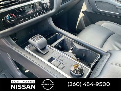 2025 Nissan Pathfinder SL