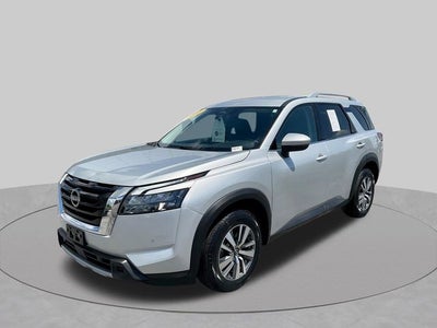2025 Nissan Pathfinder SL