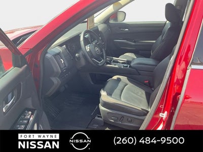 2024 Nissan Pathfinder SL