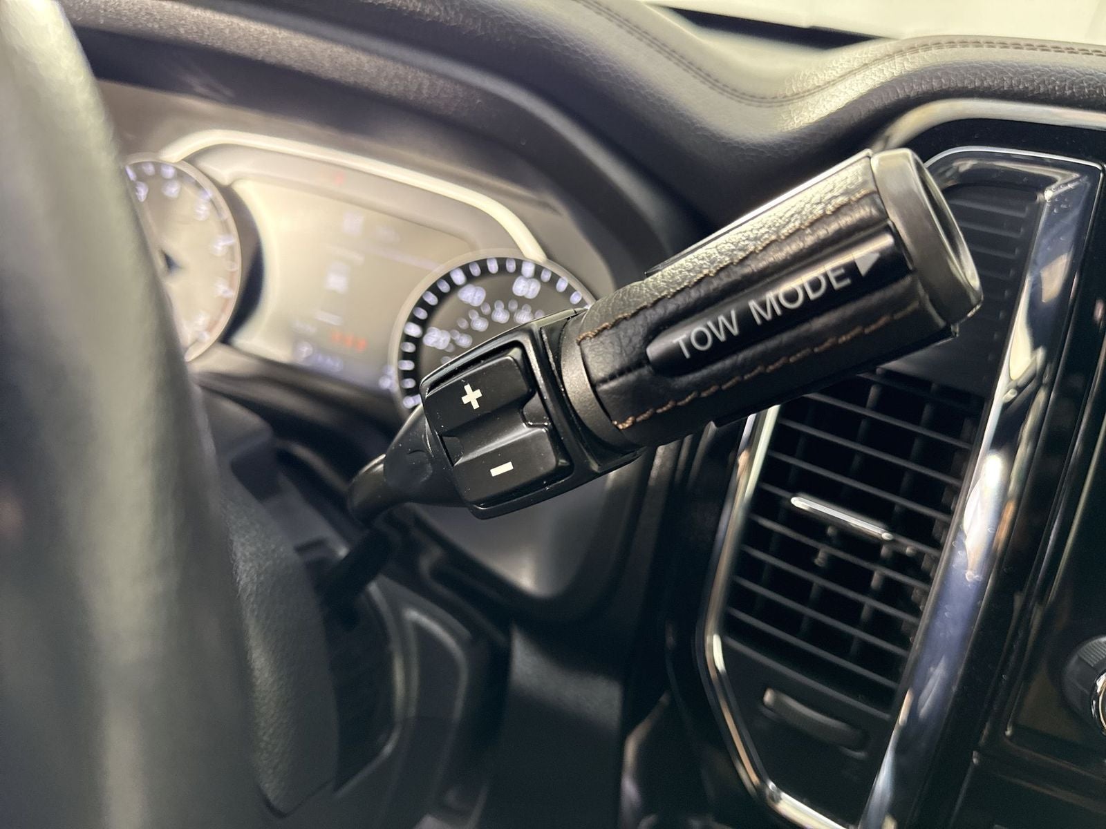2023 Nissan Titan Platinum Reserve