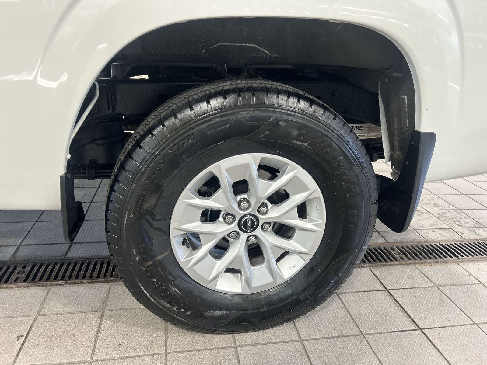 2024 Nissan Frontier SV