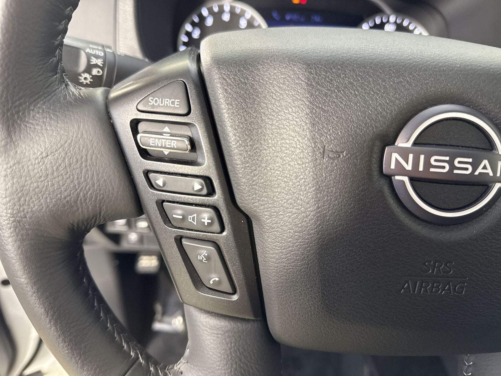 2024 Nissan Frontier SL