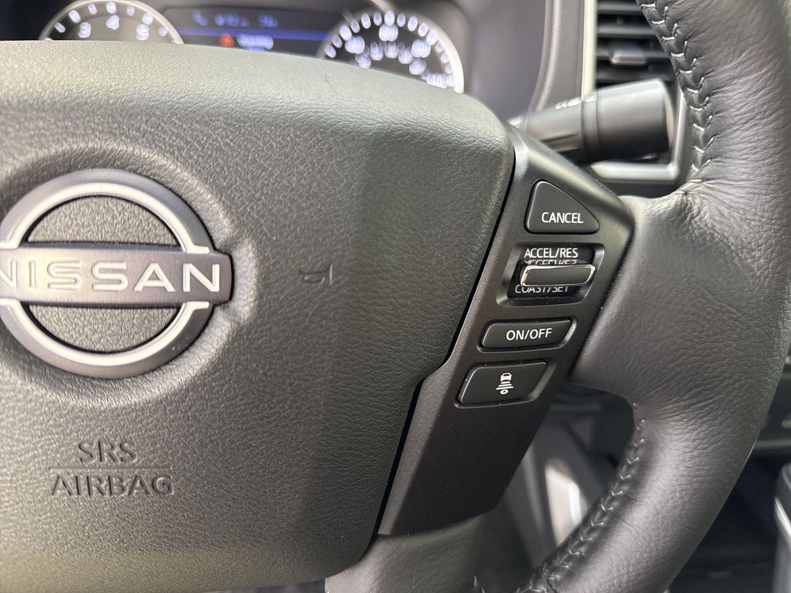 2024 Nissan Frontier SL