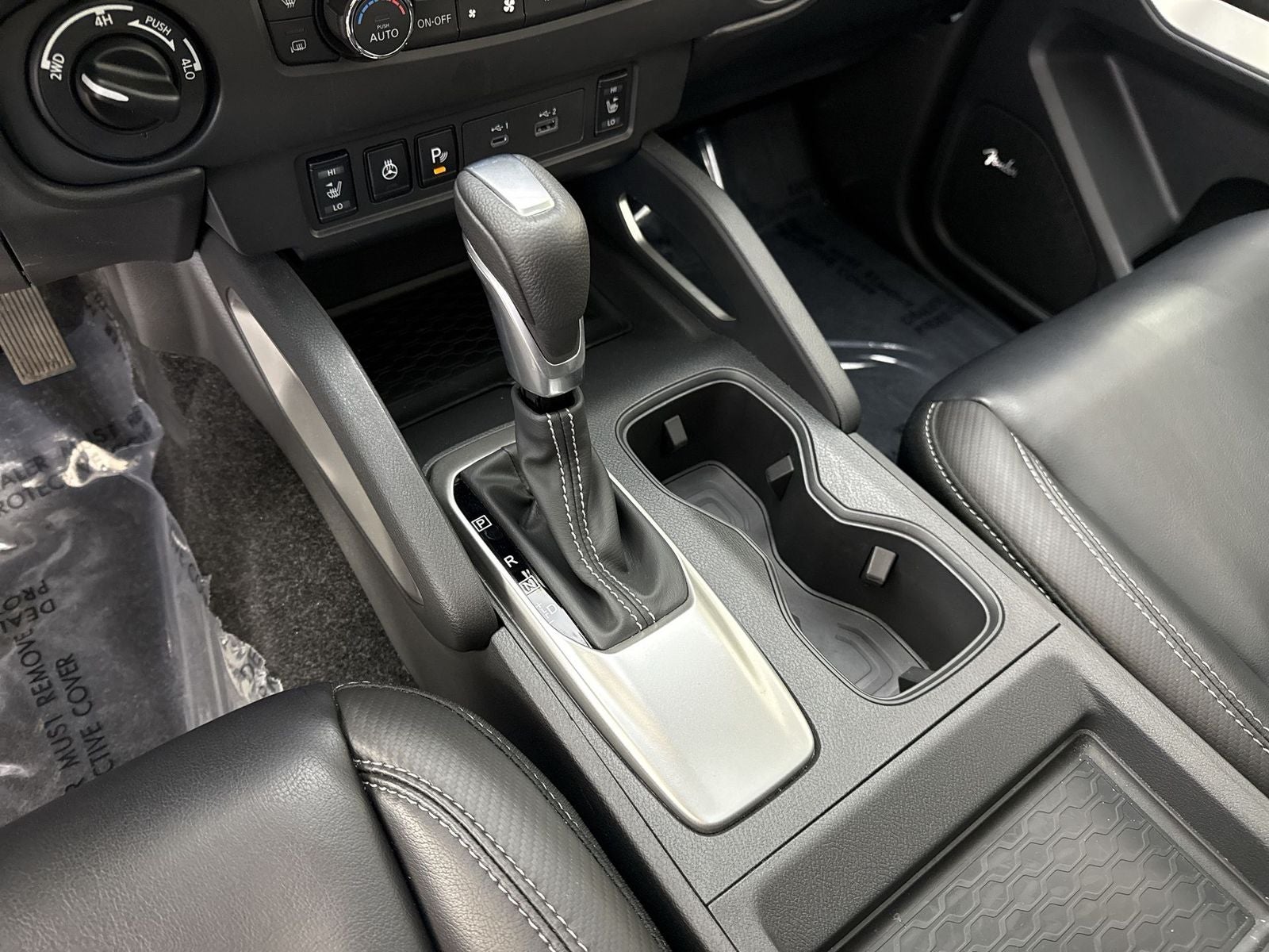 2024 Nissan Frontier SL