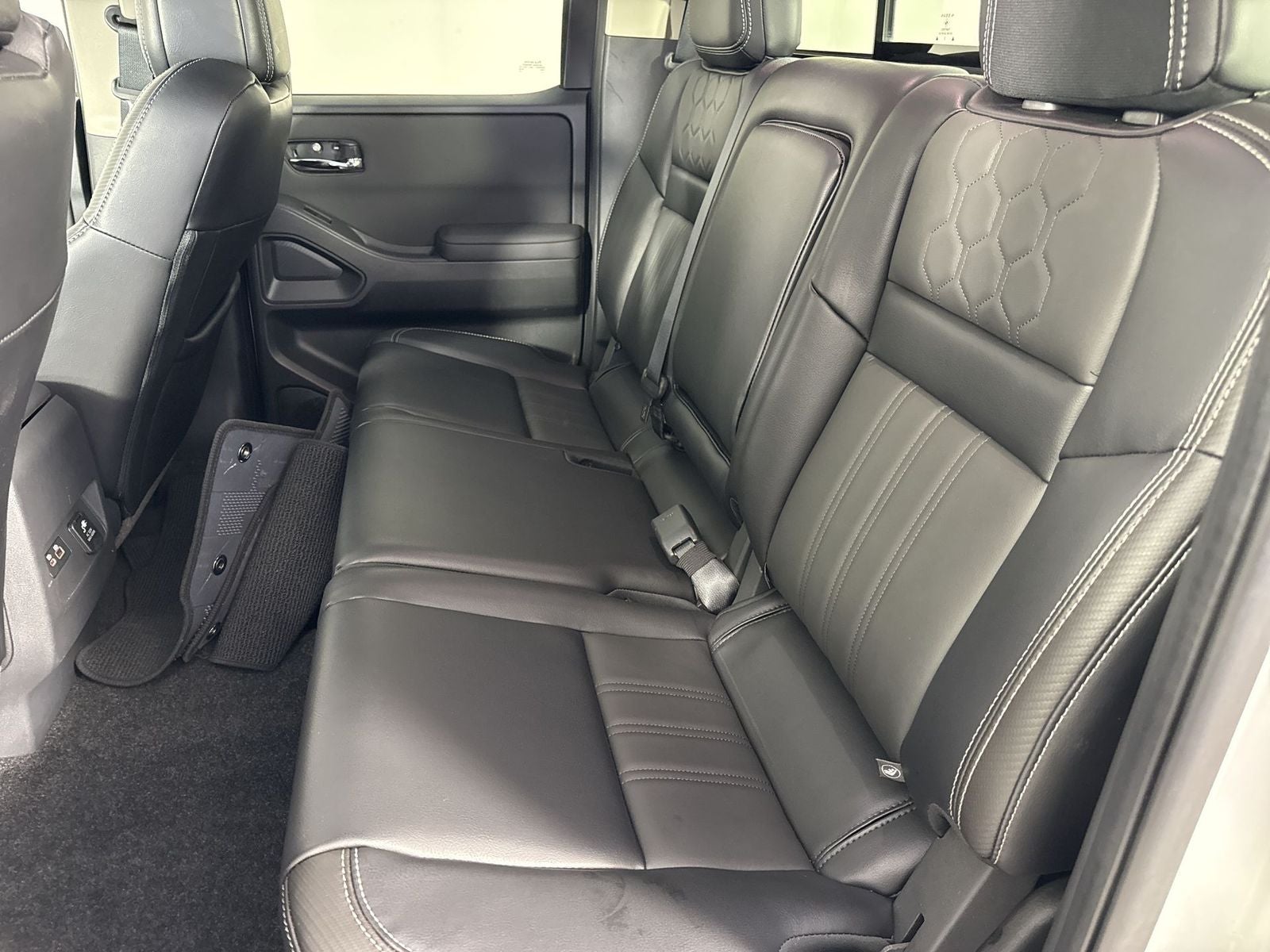 2024 Nissan Frontier SL