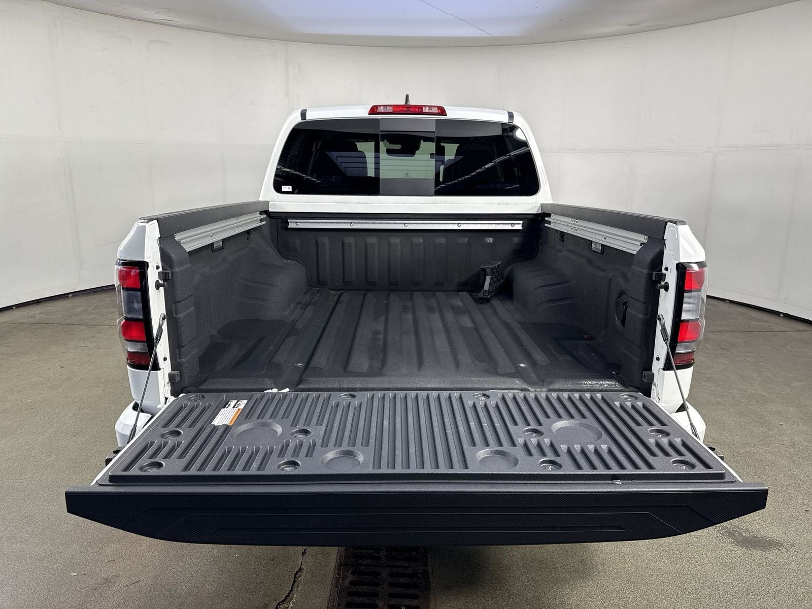 2024 Nissan Frontier SL