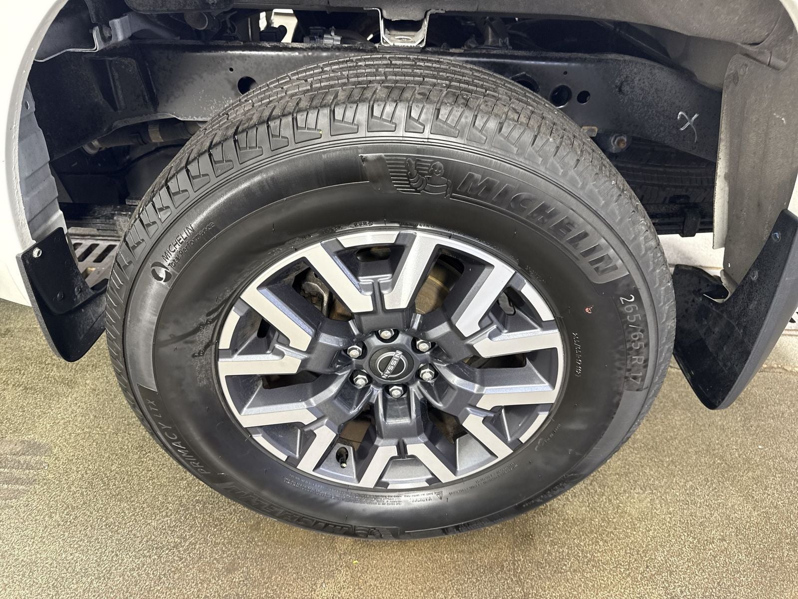 2024 Nissan Frontier SL
