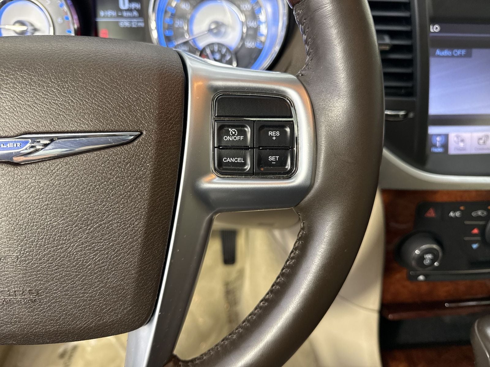 2011 Chrysler 300C Base