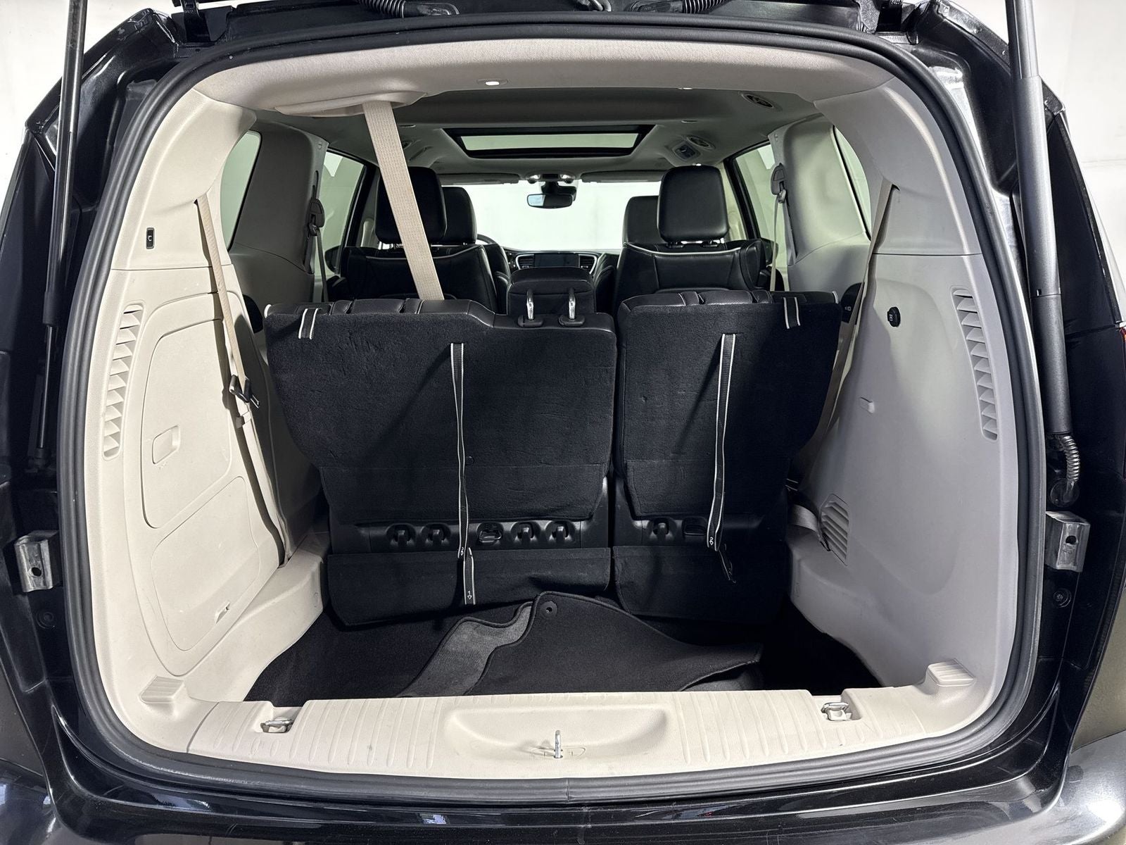 2023 Chrysler Pacifica Hybrid Limited