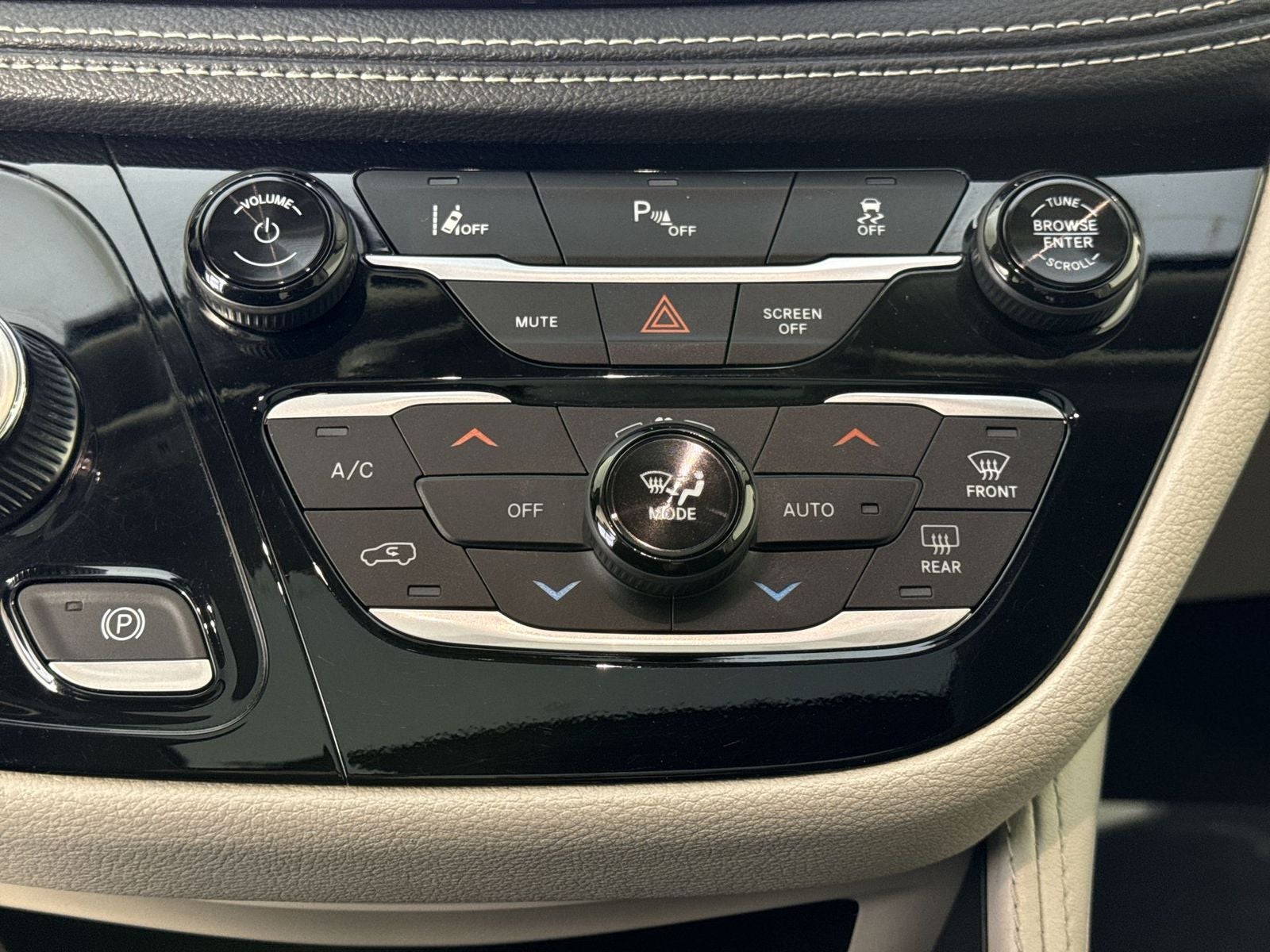 2023 Chrysler Pacifica Hybrid Limited