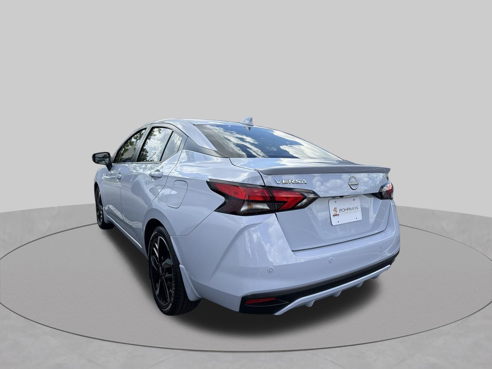 2024 Nissan Versa 1.6 SR