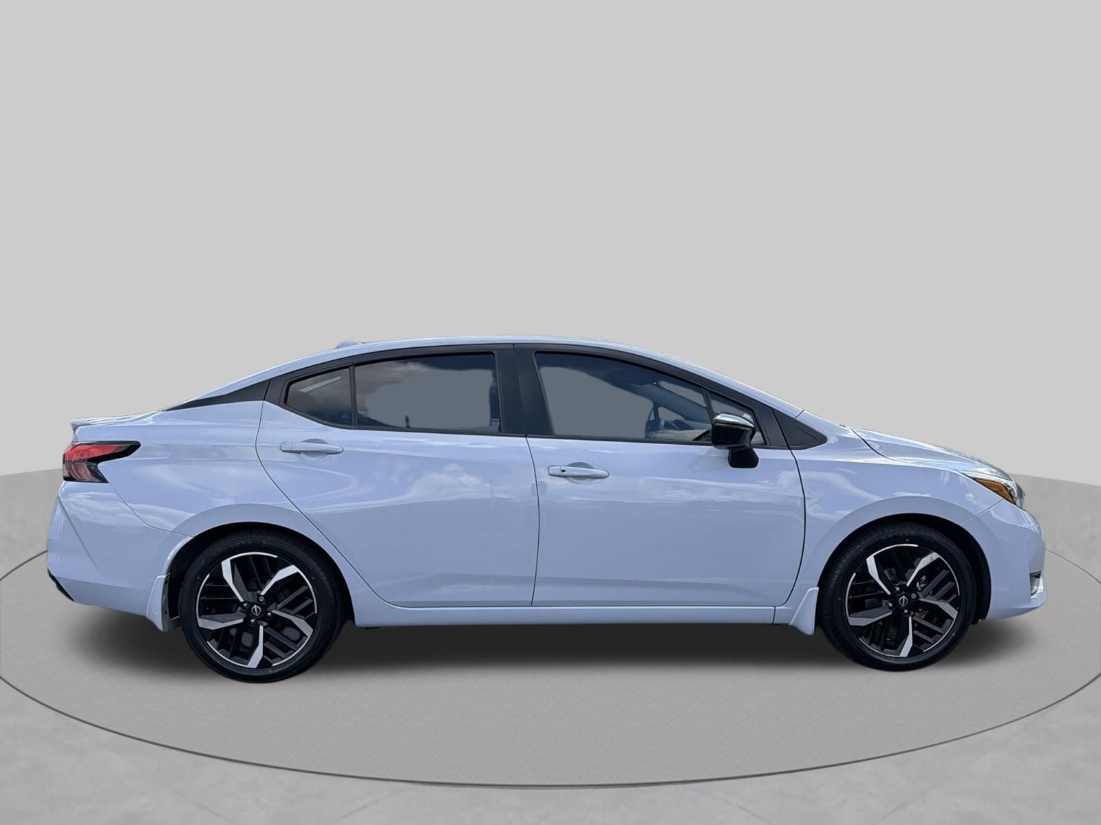 2024 Nissan Versa 1.6 SR