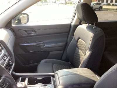 2024 Nissan Pathfinder S