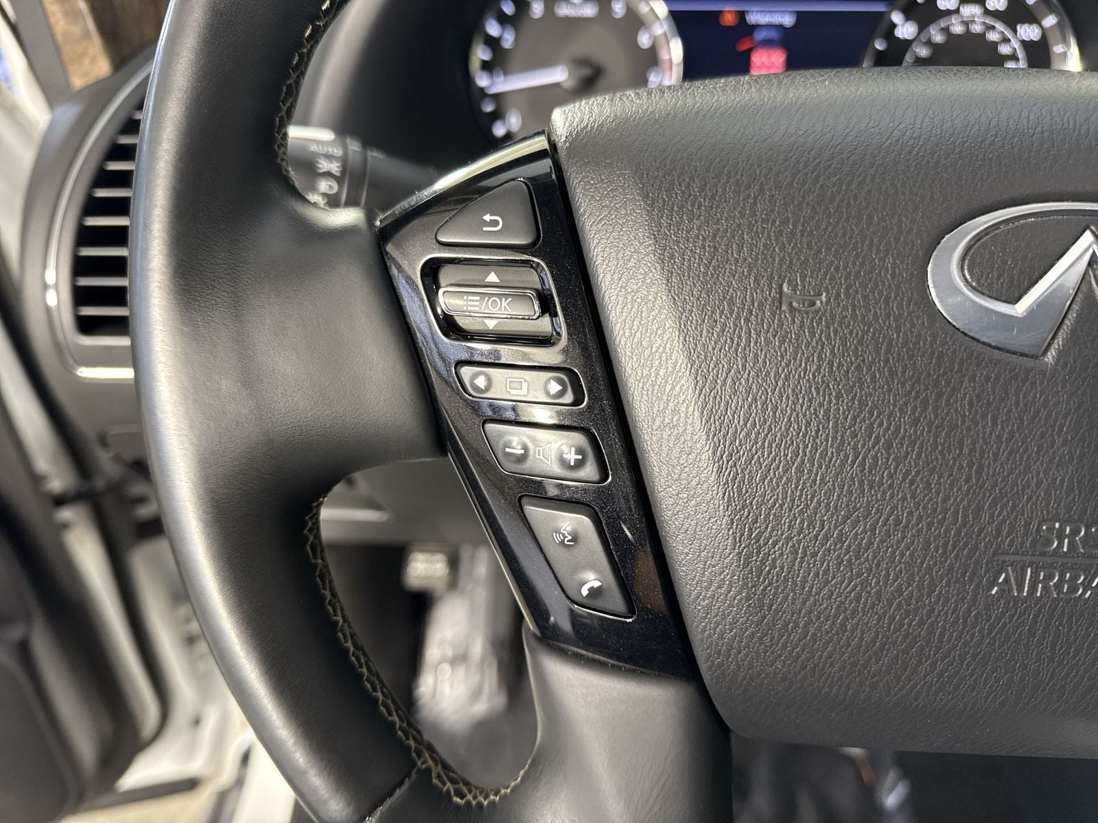 2021 INFINITI QX80 Premium Select