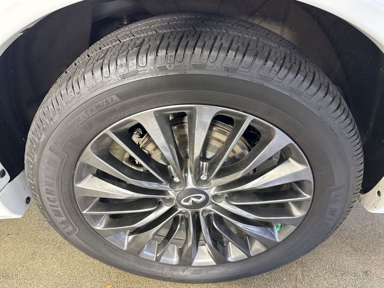 2021 INFINITI QX80 Premium Select