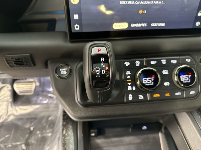 2025 Land Rover Defender 110 OCTA