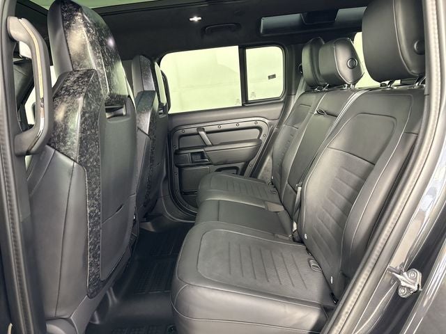 2025 Land Rover Defender 110 OCTA