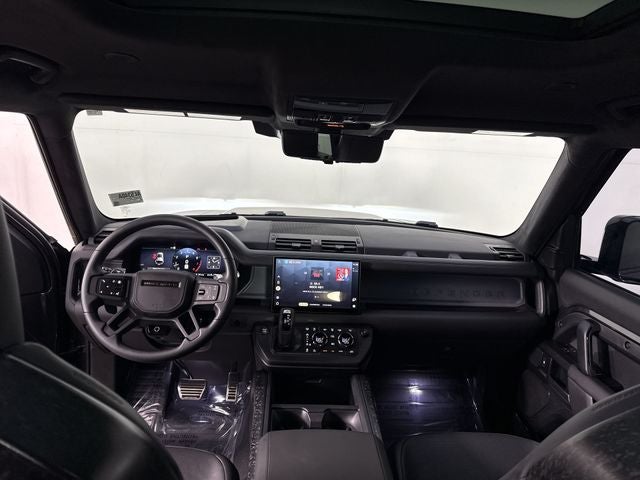 2025 Land Rover Defender 110 OCTA