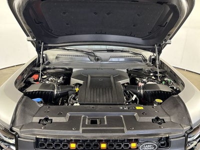 2025 Land Rover Defender 110 OCTA