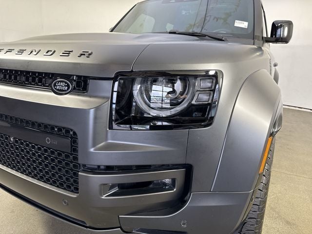 2025 Land Rover Defender 110 OCTA