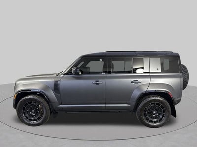 2025 Land Rover Defender 110 OCTA
