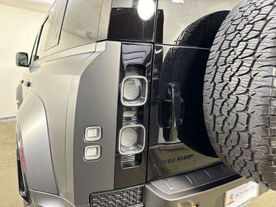 2025 Land Rover Defender 110 OCTA