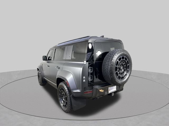 2025 Land Rover Defender 110 OCTA