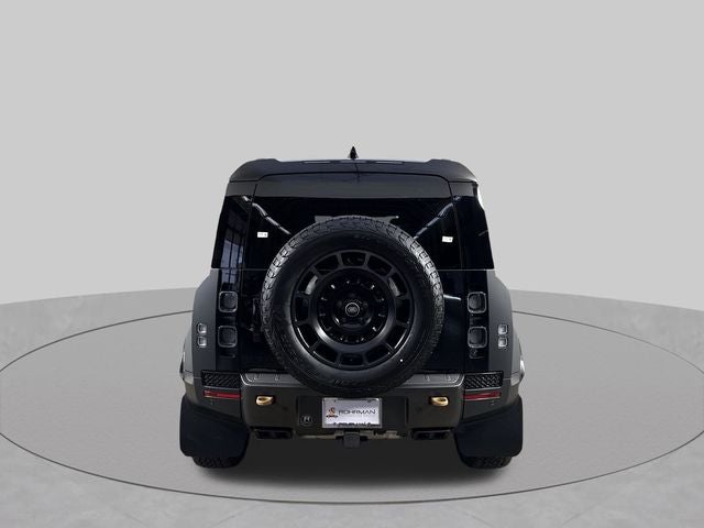 2025 Land Rover Defender 110 OCTA