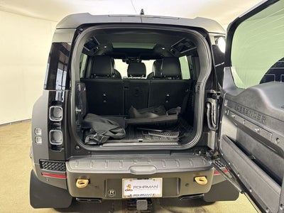 2025 Land Rover Defender 110 OCTA