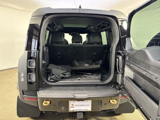 2025 Land Rover Defender 110 OCTA