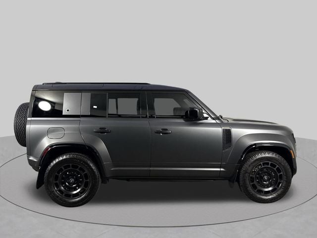 2025 Land Rover Defender 110 OCTA