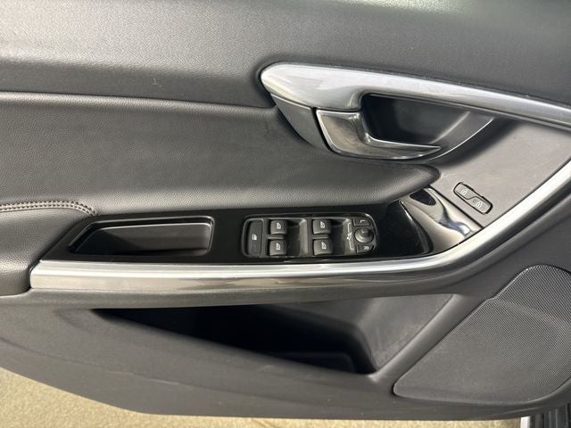 2016 Volvo S60 Cross Country T5 Platinum